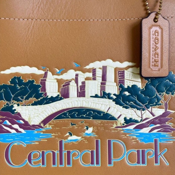 Coach Central Park Cashin Carry Tote 22 NWT w Dust Bag - Picture 2 of 9